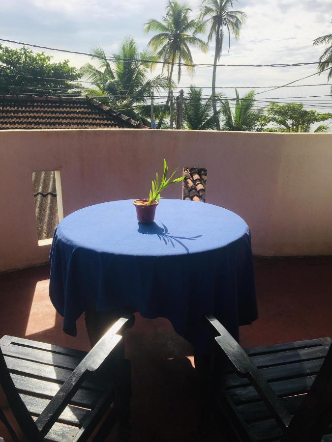 Dilena Beach Inn Тангалла Экстерьер фото