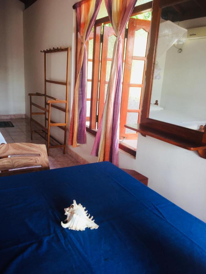 Dilena Beach Inn Тангалла Экстерьер фото