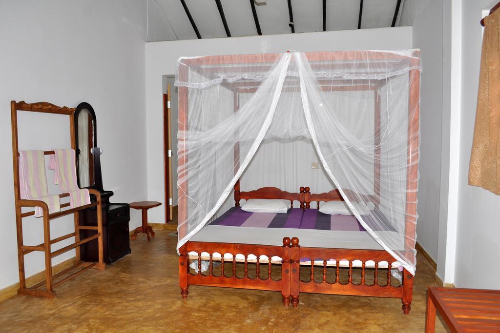 Dilena Beach Inn Тангалла Номер фото