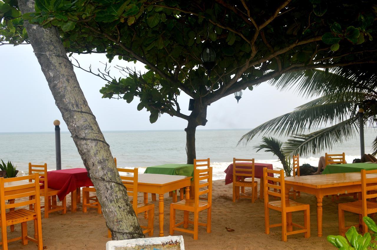 Dilena Beach Inn Тангалла Экстерьер фото