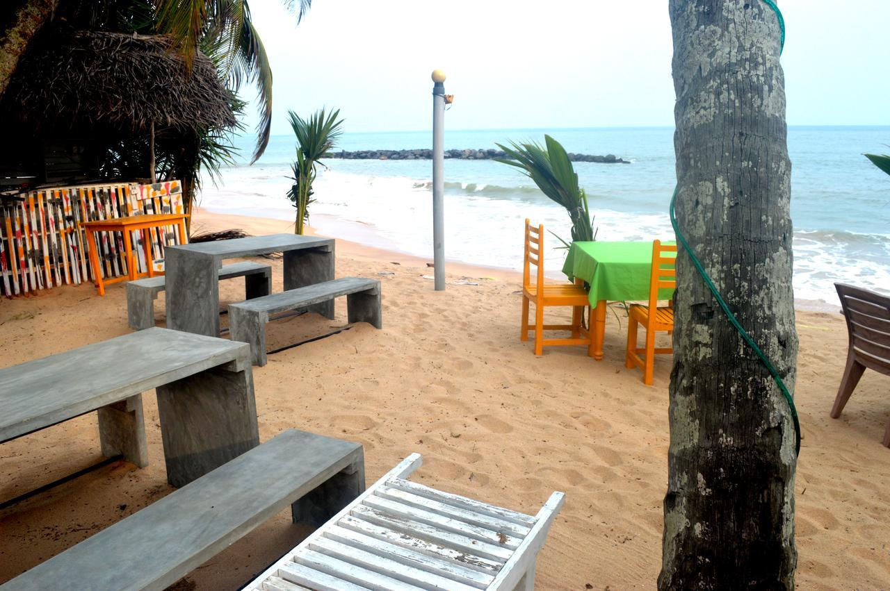 Dilena Beach Inn Тангалла Экстерьер фото