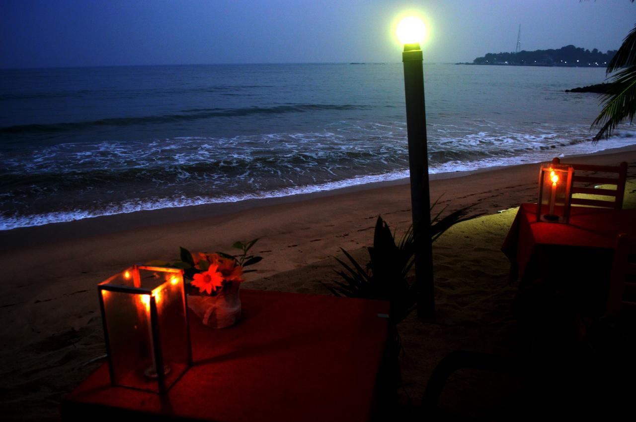Dilena Beach Inn Тангалла Экстерьер фото